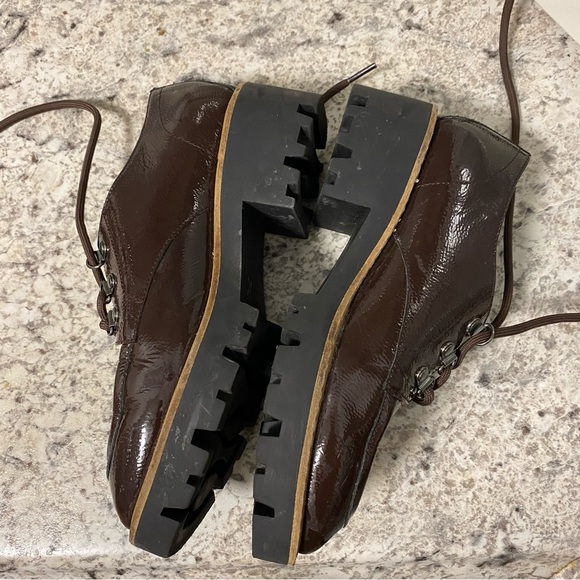 Donald J Pliner evans Oxfords, Dark Brown
Crinkle Patent lace up
Loafers sz 6M - Picture 8 of 15